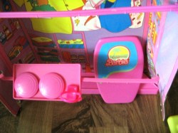 BARBIE SURFIN MAIN_03